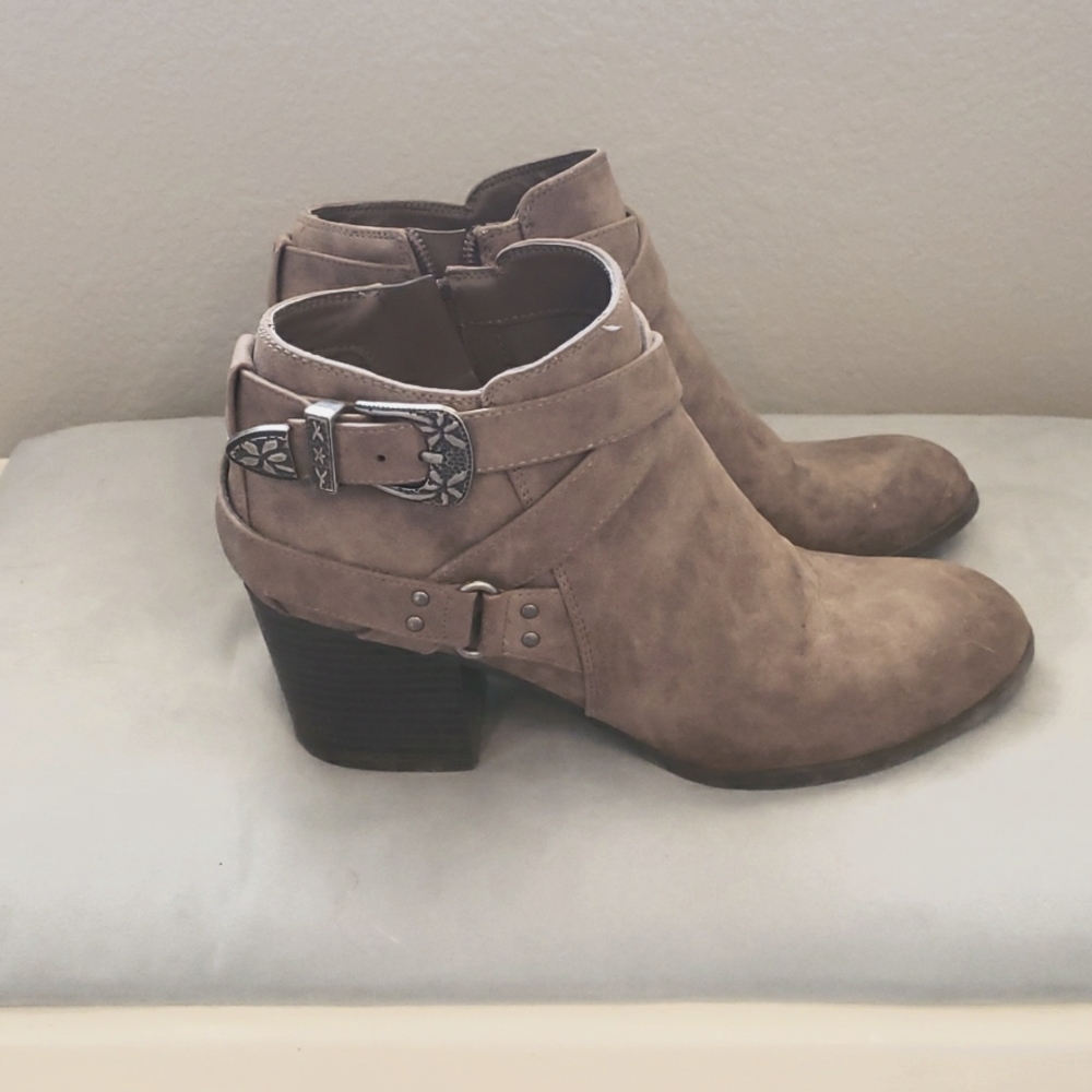 Ankle boots